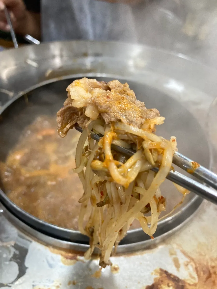 육수에 데친 샤브용 고기