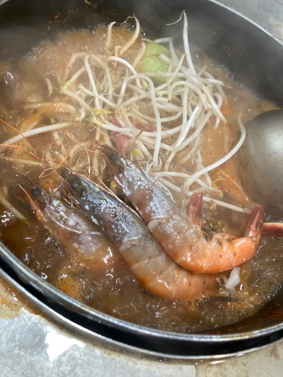 속초해물꽃장칼국수 실내 모습