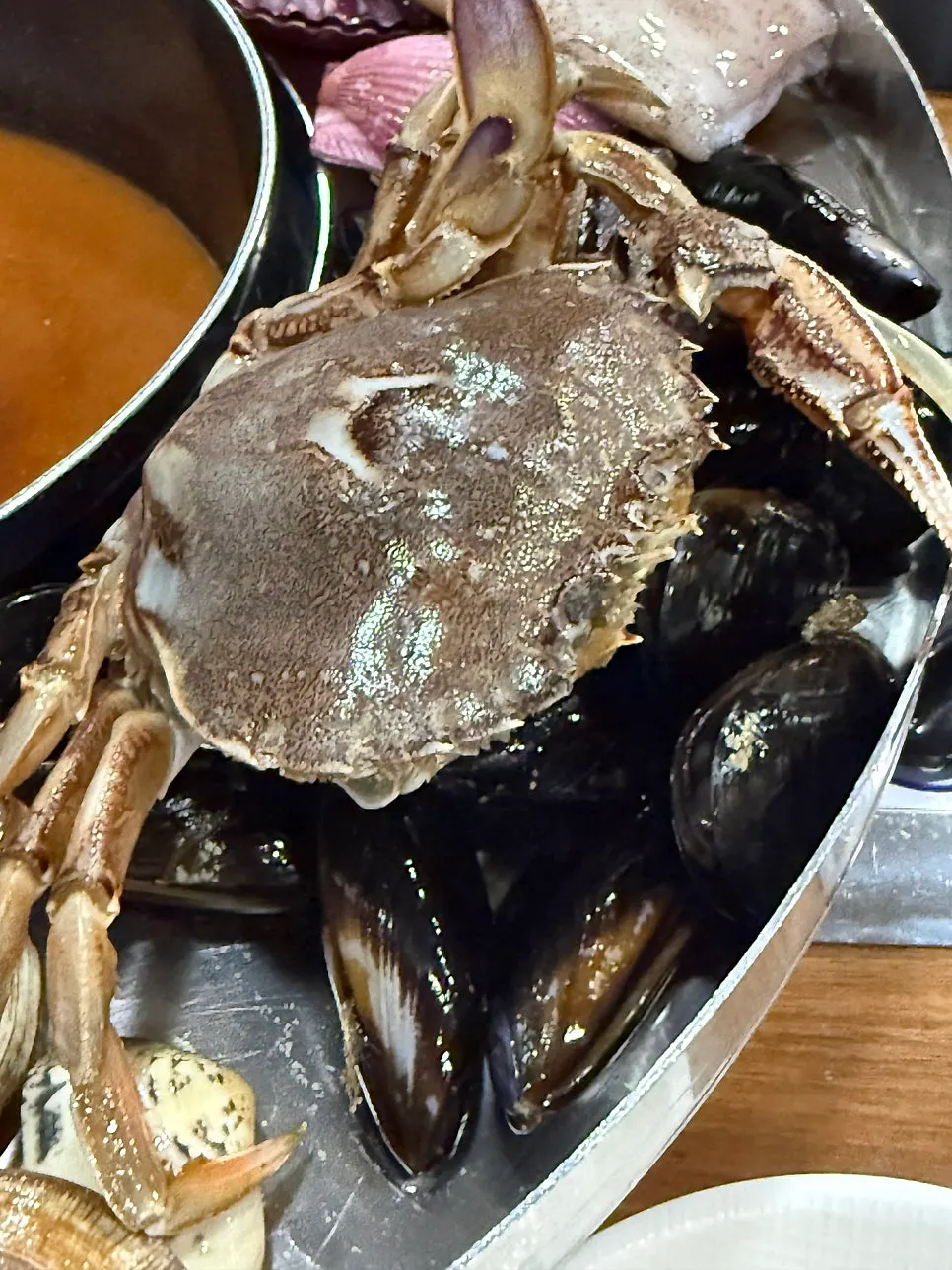 쟁반에 담긴 제주 황게