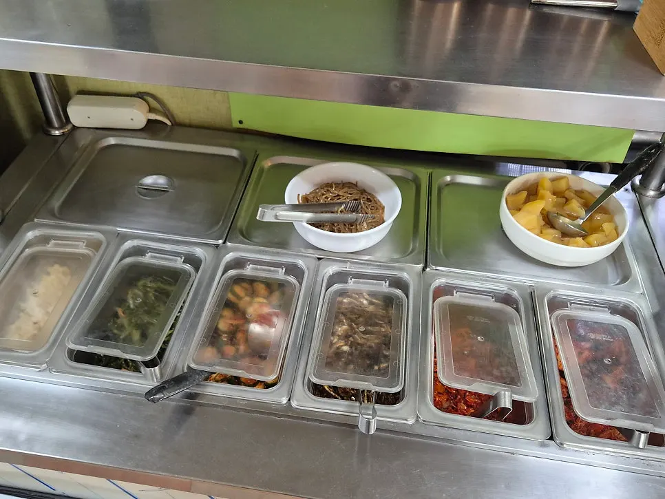 초당순두부부터 전골까지 있는 메뉴판