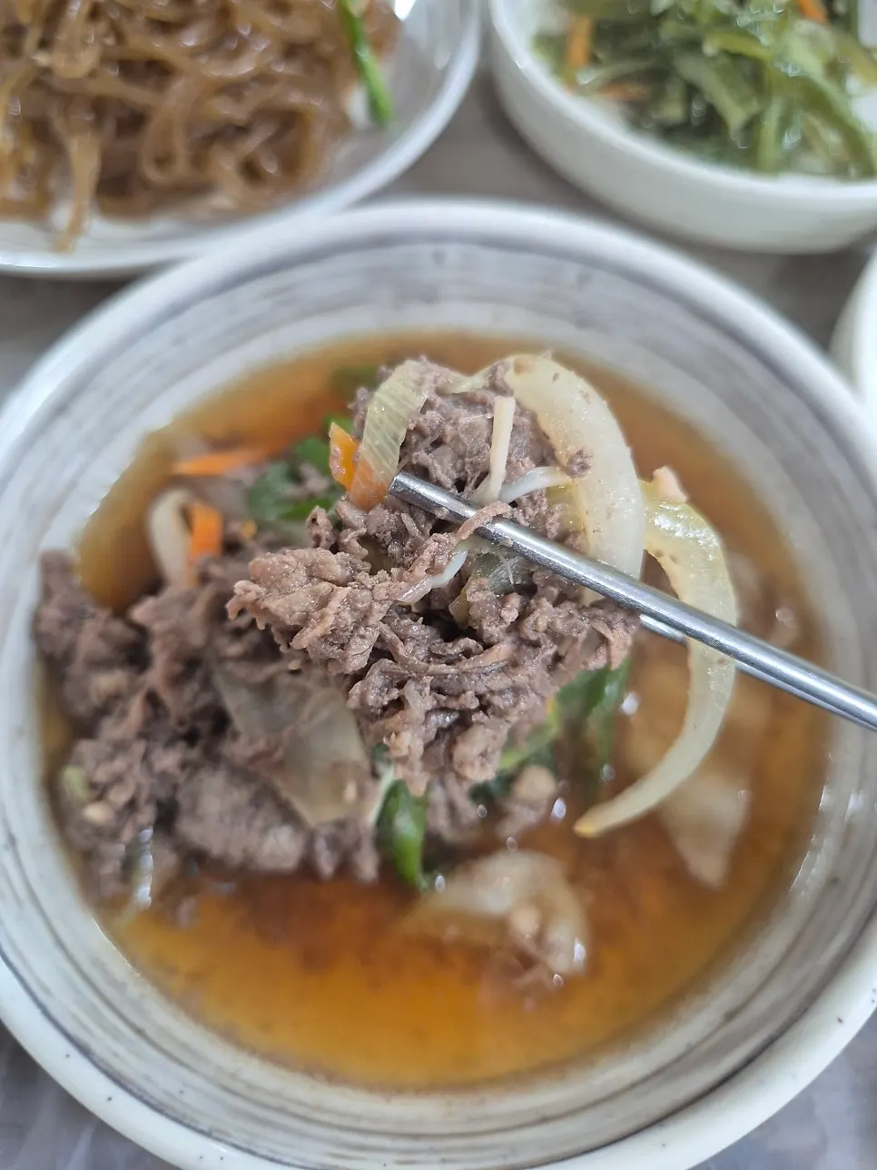 당면과 팽이버섯이 들어간 불고기 전골