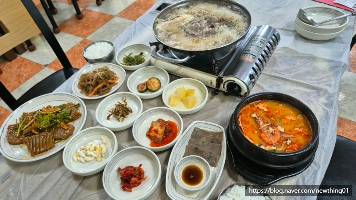 Main photo of Jinsol Halmeoni Sundubu in Haksapyeong, Sokcho