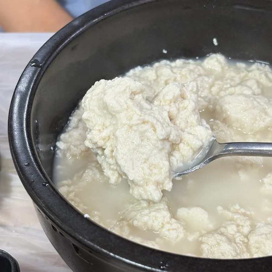 뚝배기에 담겨 나온 초당순두부