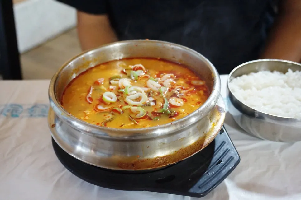 A bowl of pure white chodang sundubu