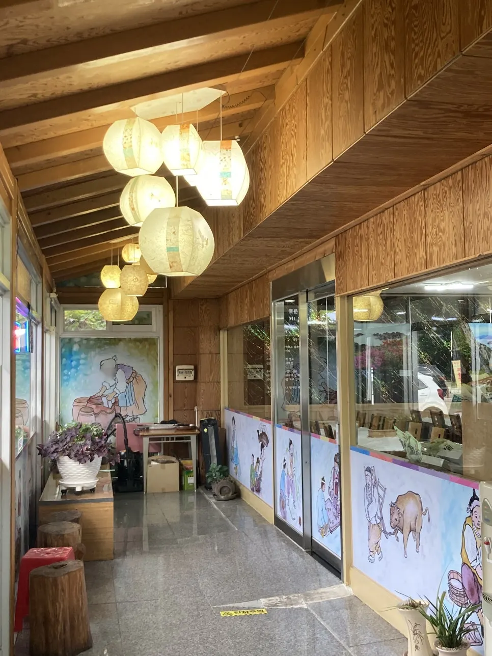Interior view of Jinsol Halmeoni Sundubu