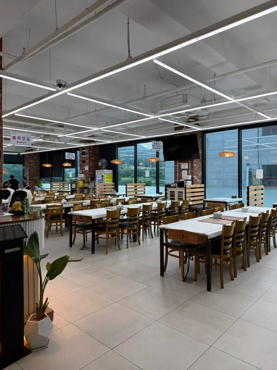 Interior of Yetgoeul Sundubu