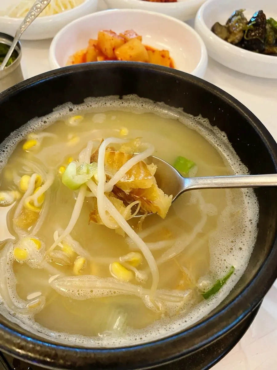 Table set with mulhoe and hwangtae haejangguk