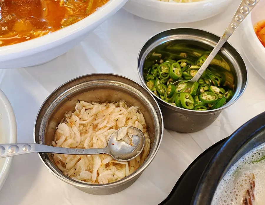 Milky-broth hwangtae haejangguk