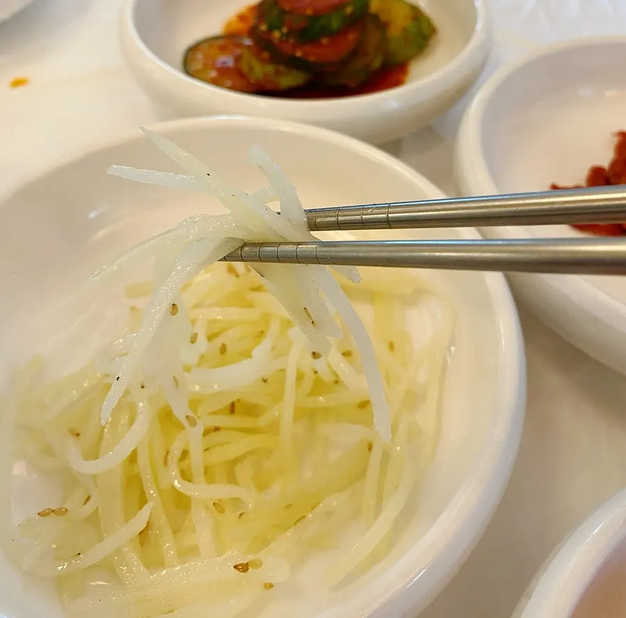 Stir-fried potato strips side dish