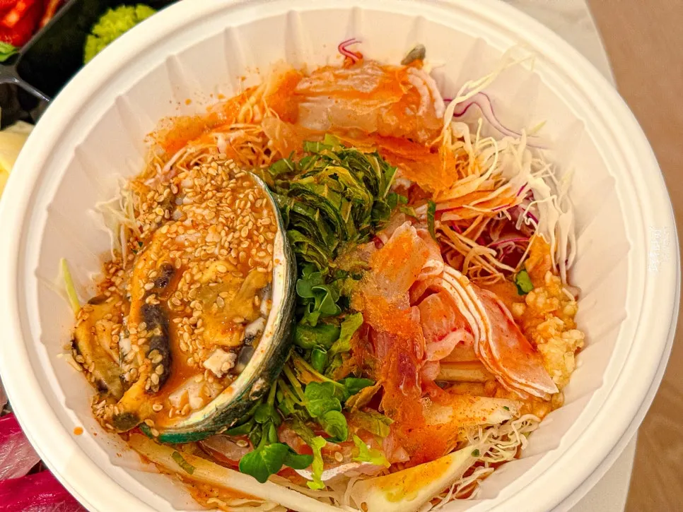 One-serving assorted mulhoe takeaway set