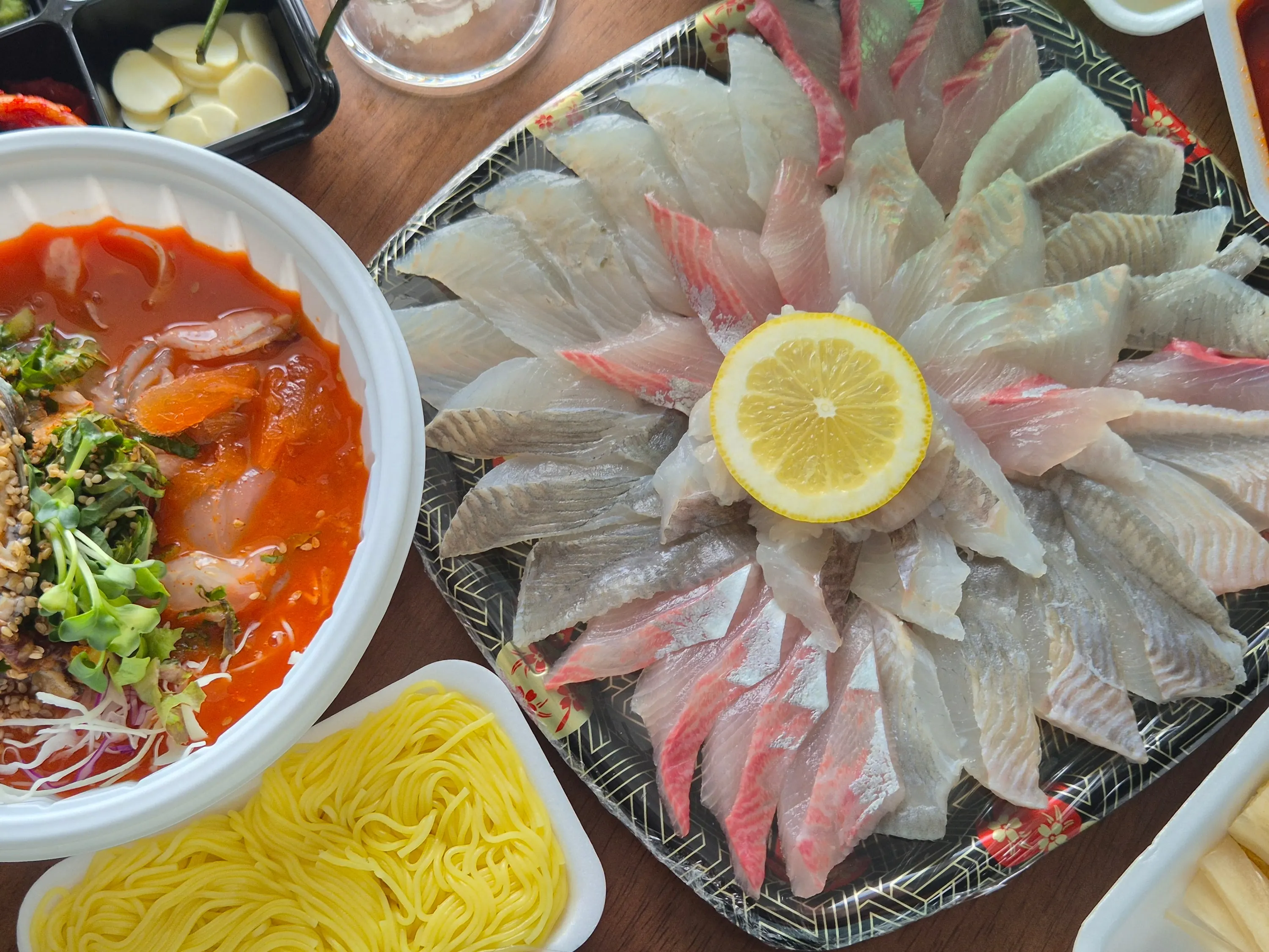 A plate of Hoega's mixed sashimi (small) after takeout