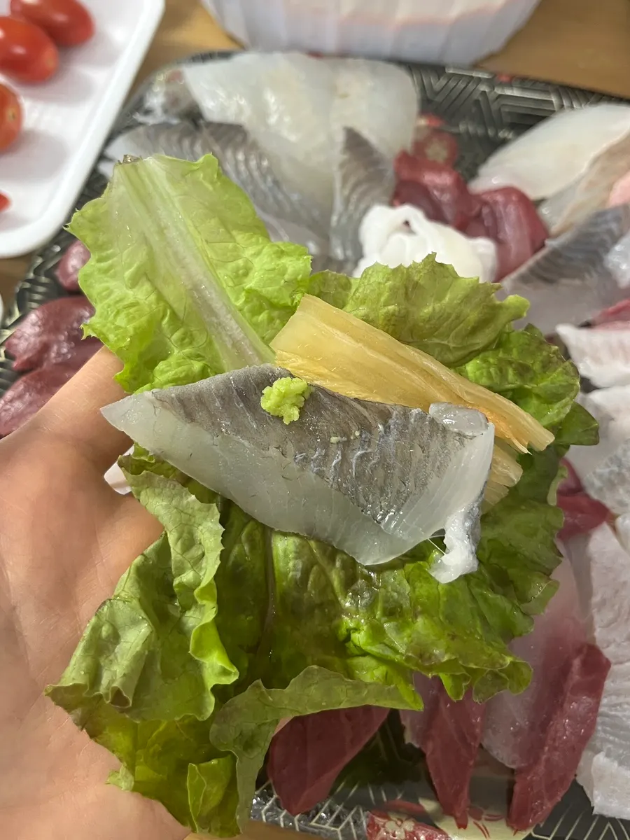 초밥용 밥에 회를 올린 즉석 활어초밥