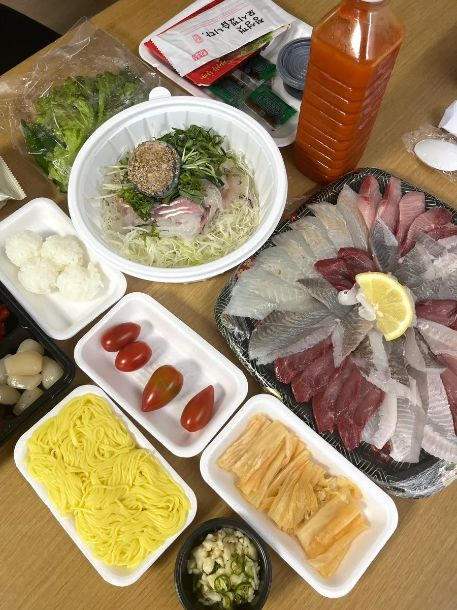 남은 모둠회 접시