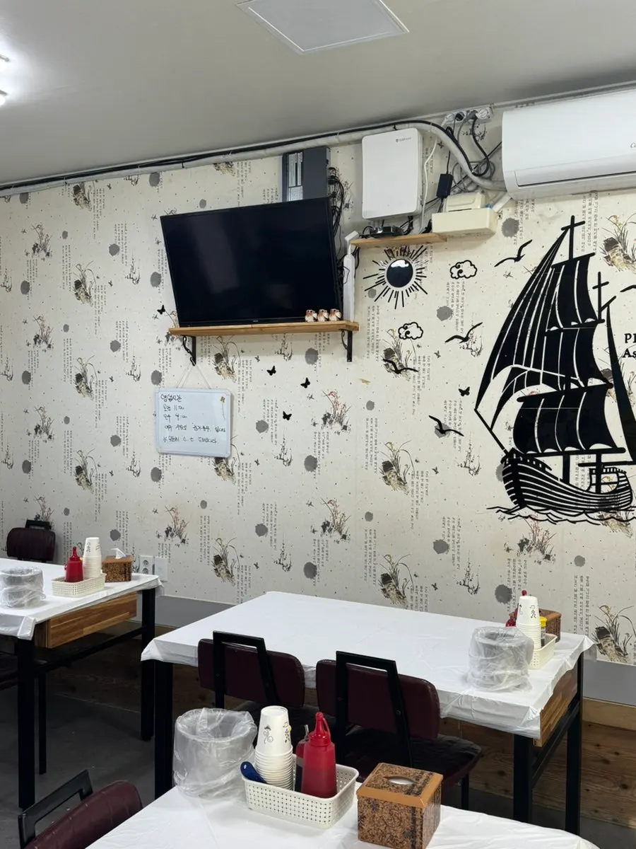 Seating and waiting area inside Hoega