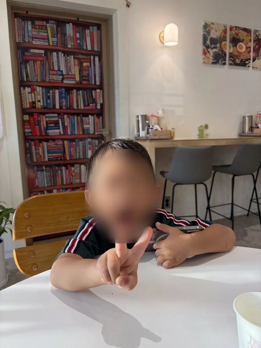 셀프 코너와 반납 공간