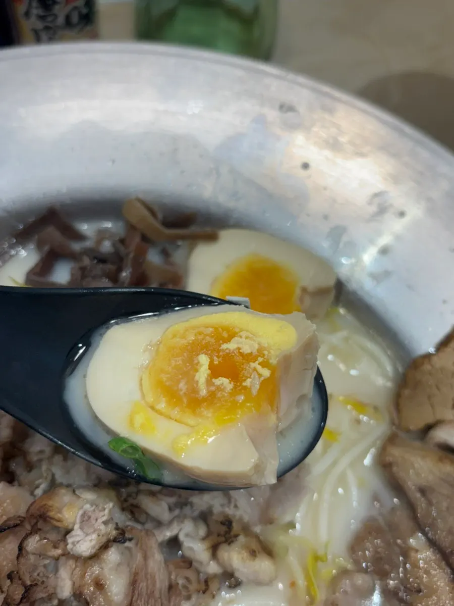 대왕 크기 차슈와 통맛계란
