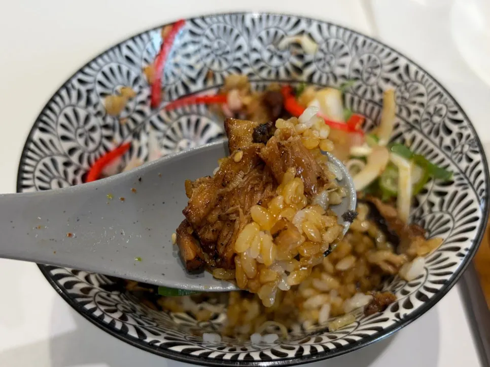 Sweet sauce-glazed pork and rice in the butadon