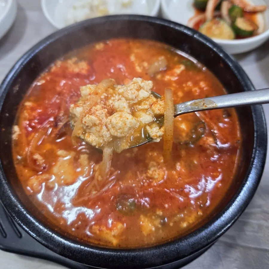 The spicy sundubu spread after ordering