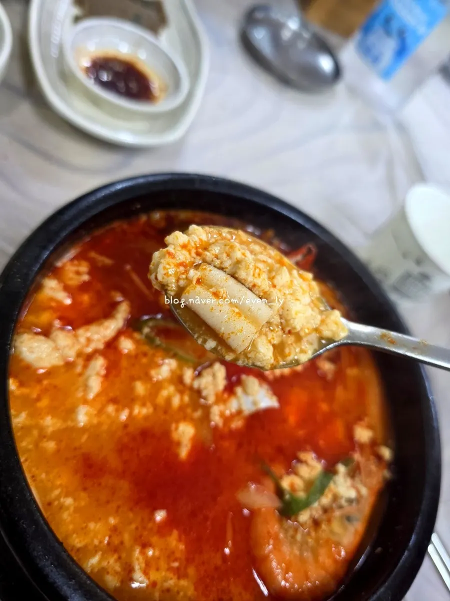 Seafood jjamppong sundubu in an earthenware pot