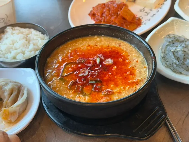콩밭뜰 속초점 매장 외관