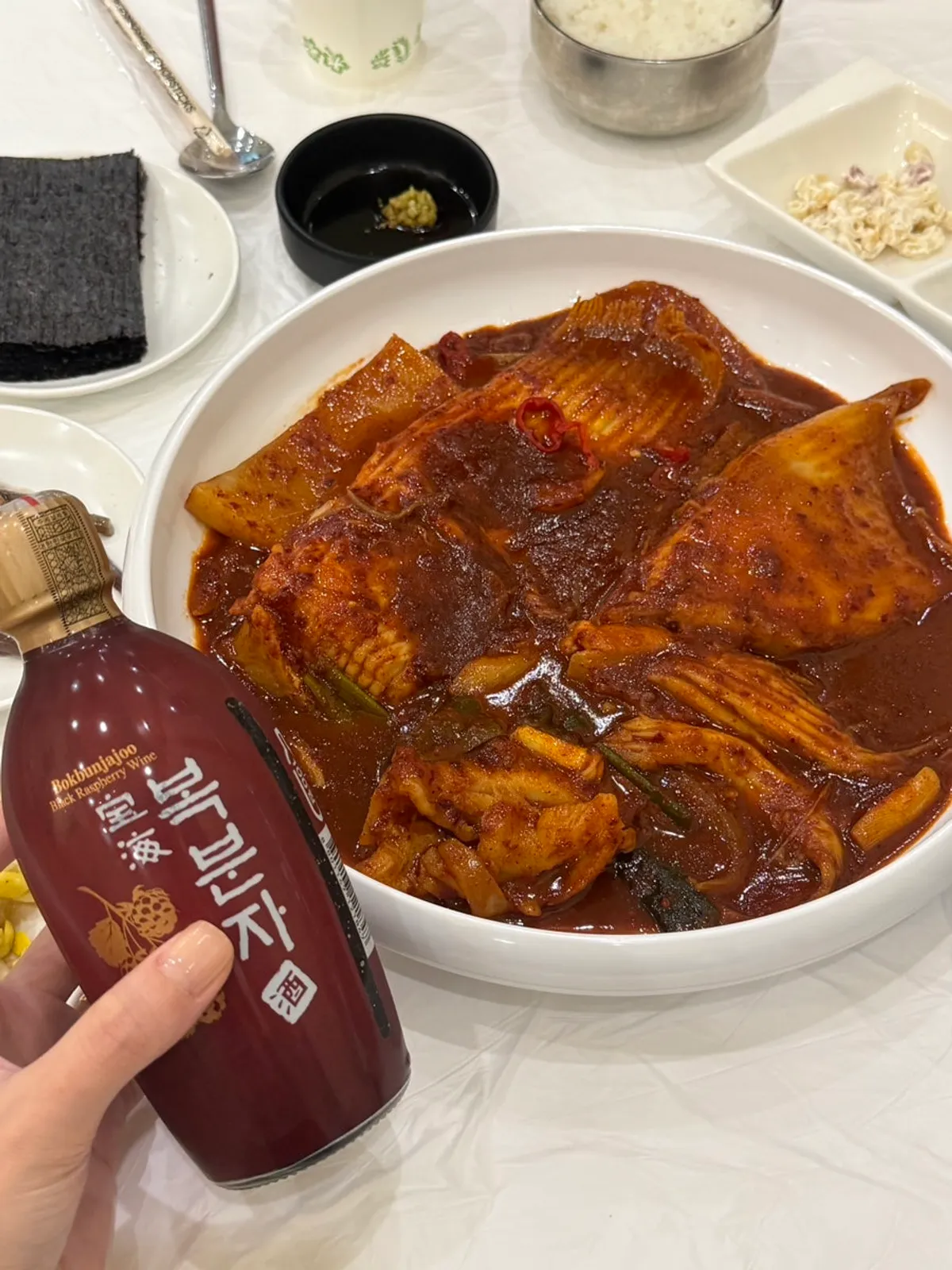 가오리찜과 복분자 조합 상차림