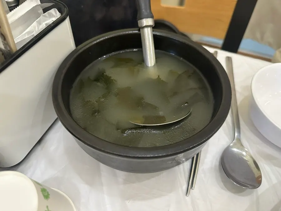 Side dishes served with the steamed skate