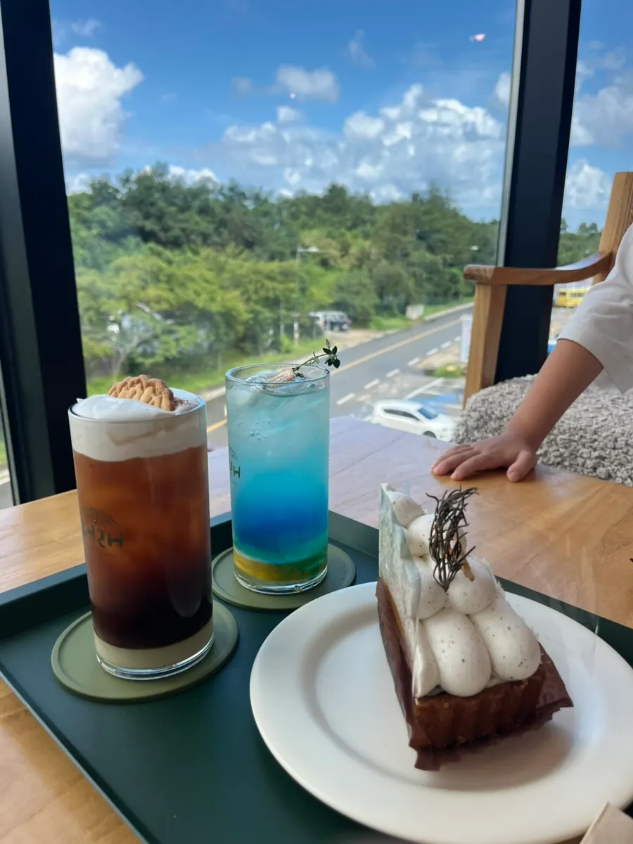 Sua Da Schpanner and lemon tart cake