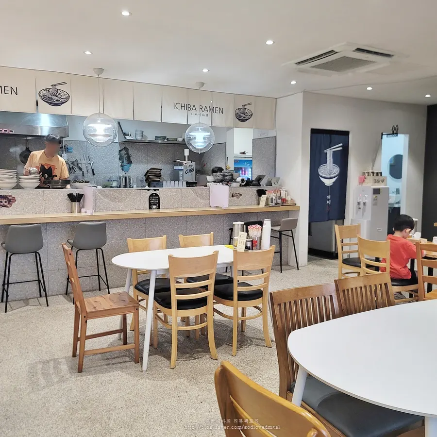 Interior of Ichiba Ramen