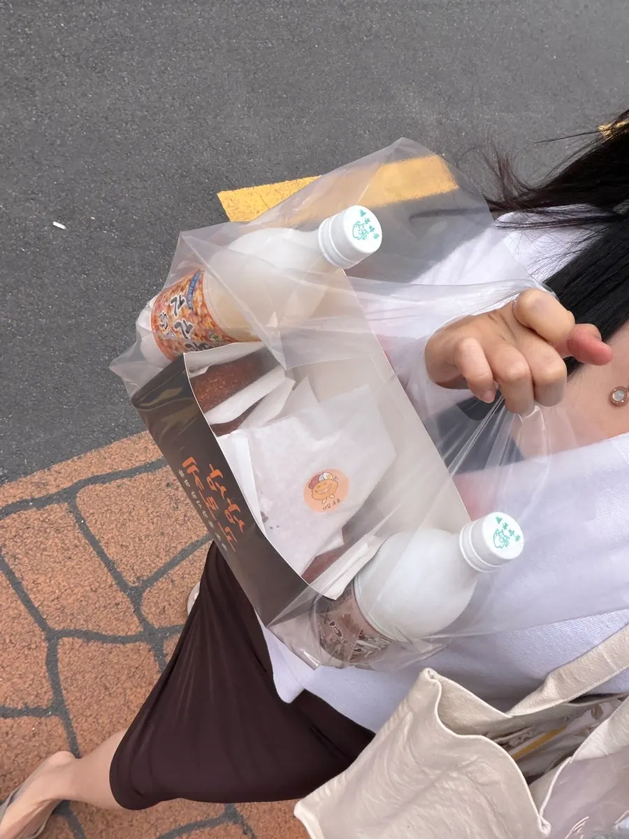 맛별 스티커가 붙은 고로케 포장