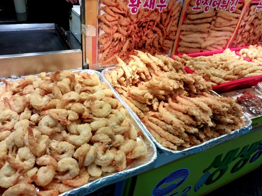 Sokcho market fried items arranged by type