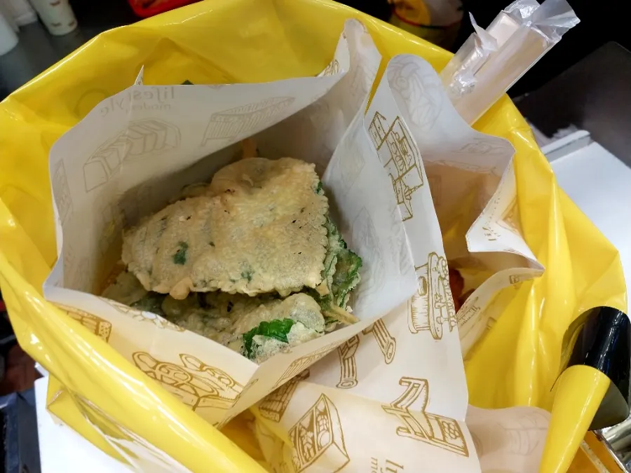 Re-fried squid and mixed tempura packed to go