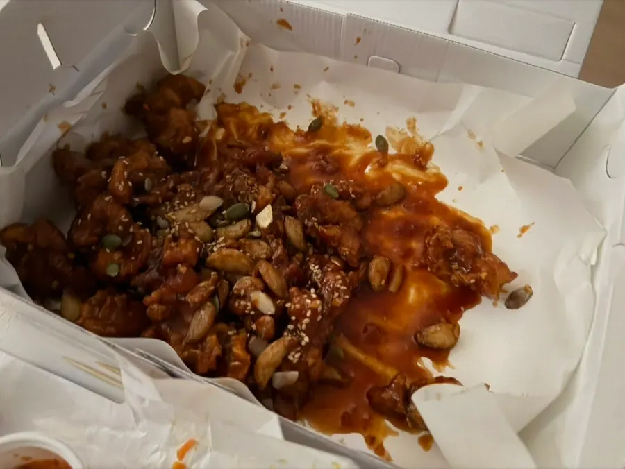 숙소에서 즐긴 마늘 닭강정 한 상