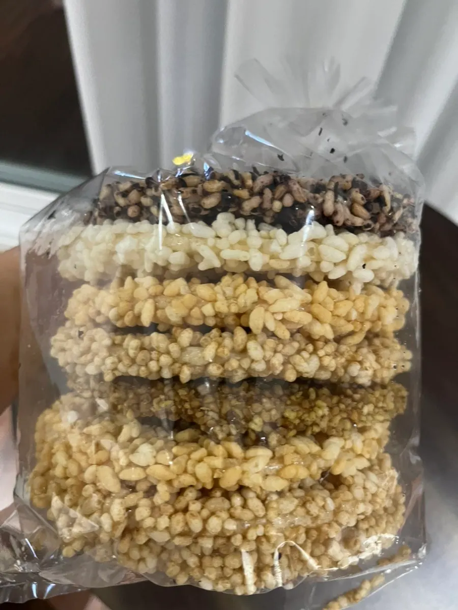 Packaging bag with all five gangjeong colors together