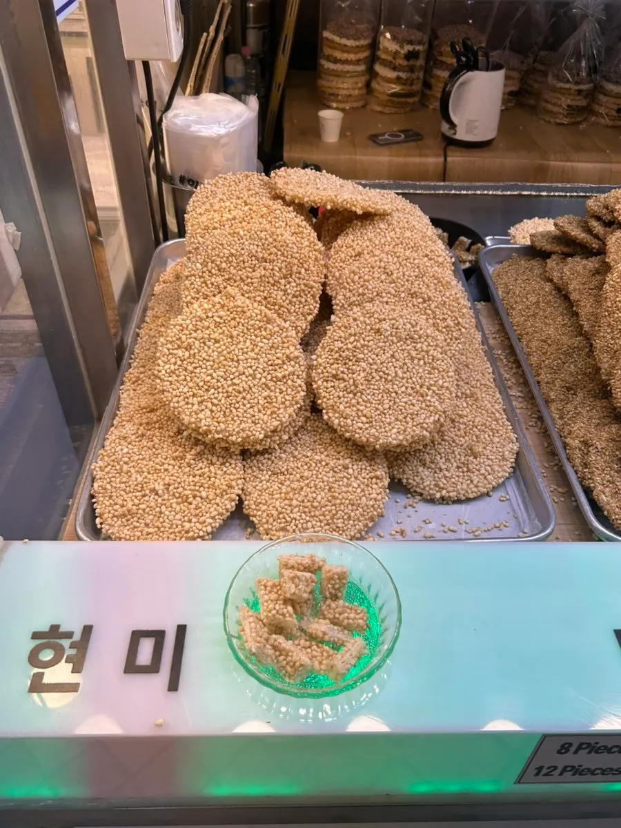 Several types of grain gangjeong in different colors