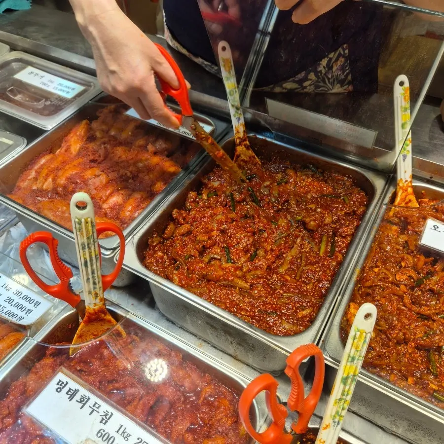 황부자젓갈 백명란젓 코너
