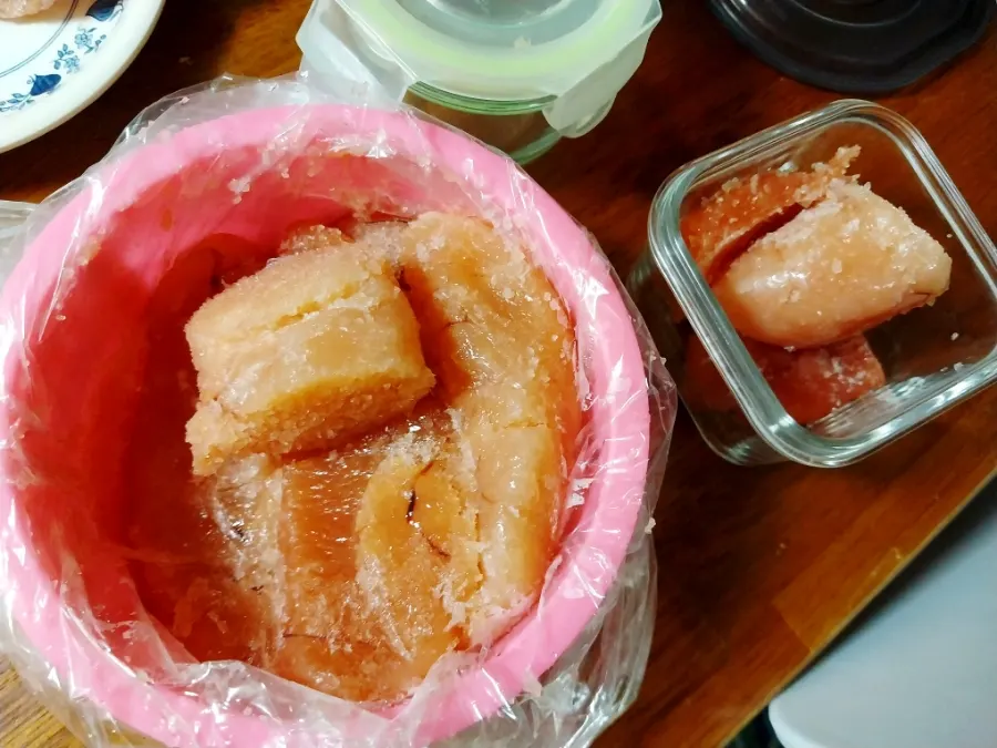 반찬통에 소분한 저염 명란젓