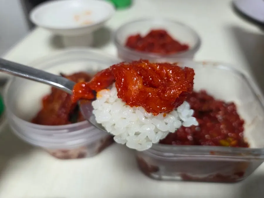 접시에 담은 명태회무침