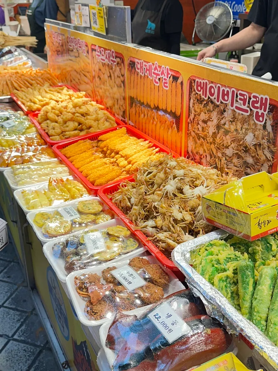 매장에 진열된 음식 모형