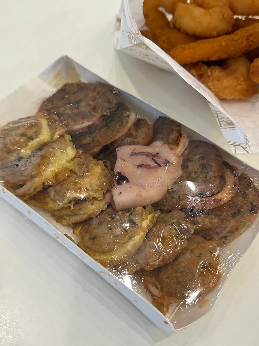 숙소에서 꺼낸 야식 포장 음식