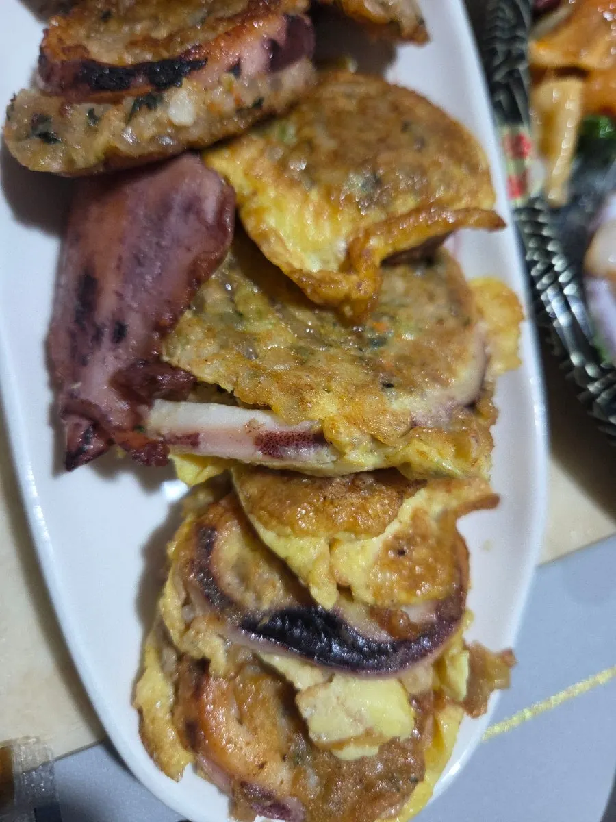 계란옷을 입은 노릇한 오징어순대