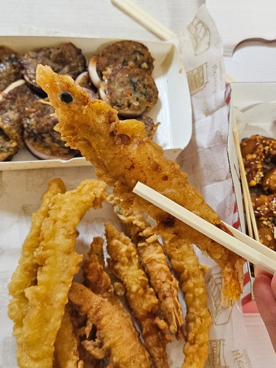 Long, thin pieces of squid tempura