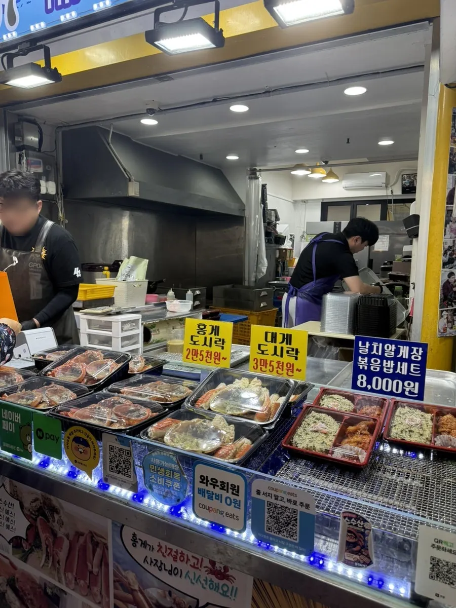 Prepared lunchbox samples displayed at the counter
