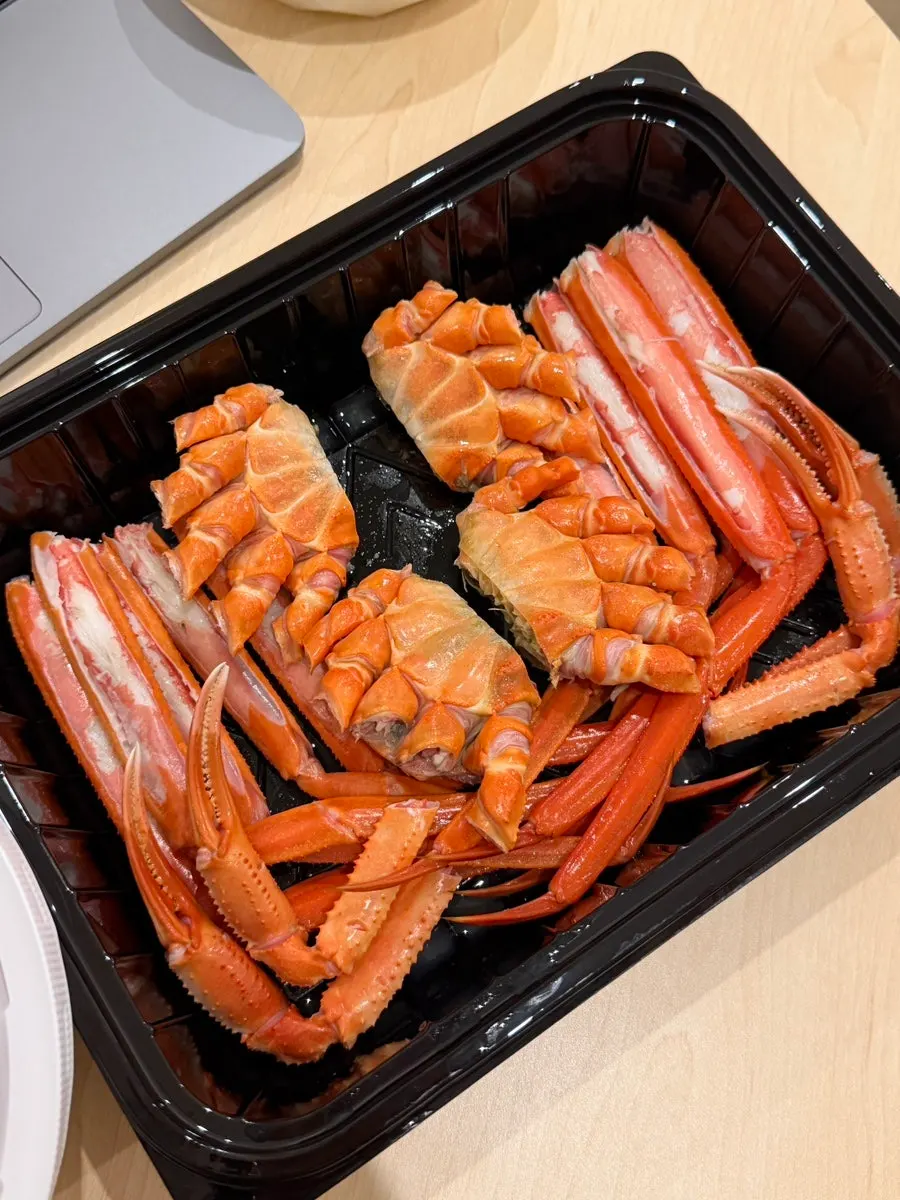 Crab lunchbox opened up at the accommodation