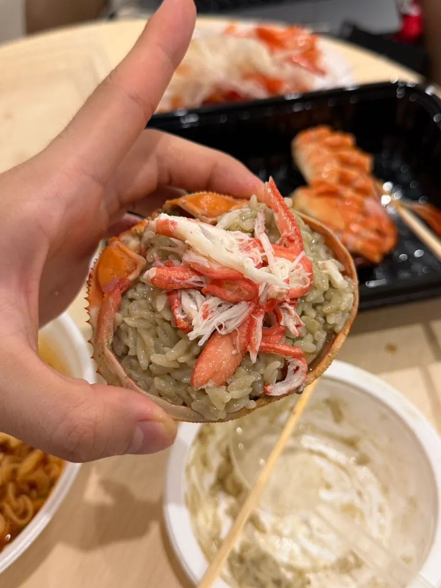 Rice mixed into the crab shell as crab shell rice
