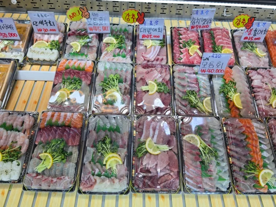 Sashimi menu and prices posted at Daeilho Bangeo
