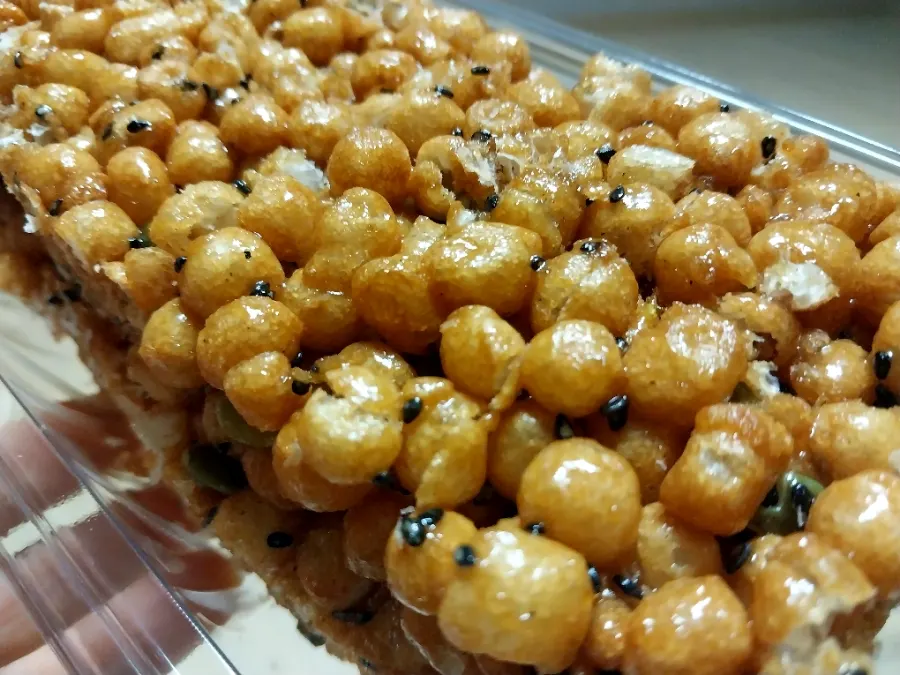 Yuzu gabburi oranda dessert served on a plate