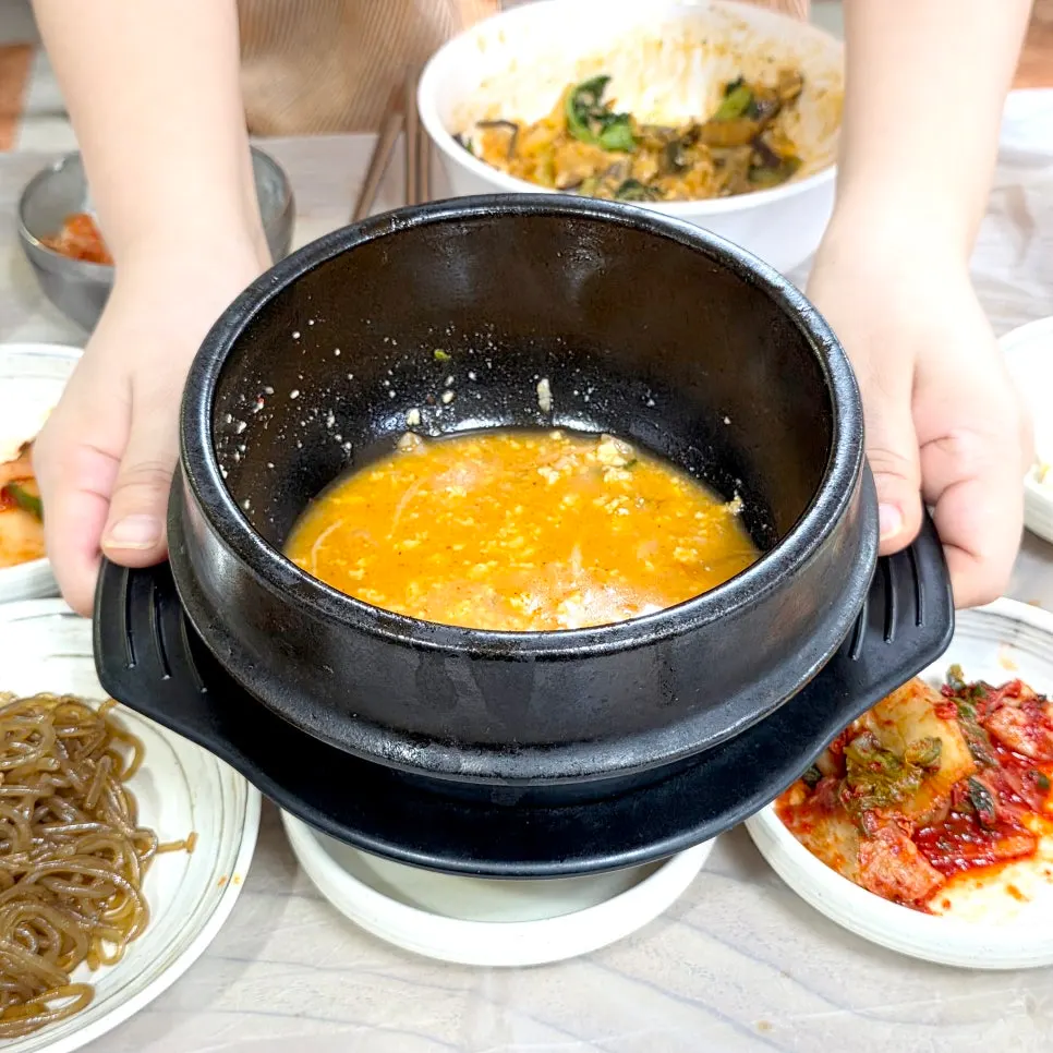โต๊ะหลังกินอิ่มที่ Jinsol Halmeoni Sundubu