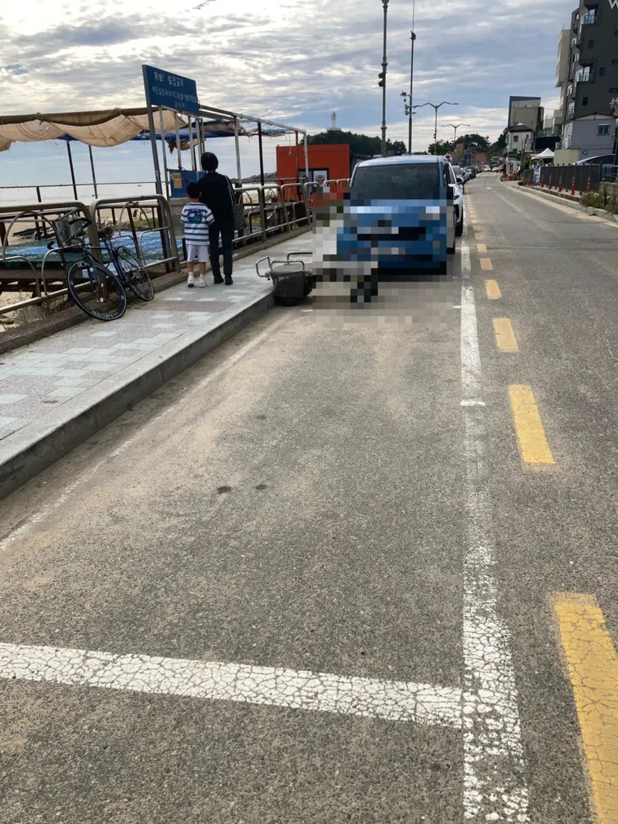Beach parking spaces near Ichiba Ramen