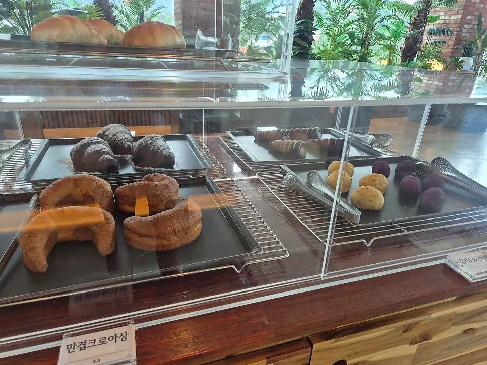 Neatly arranged bakery corner at Cafe Neorae