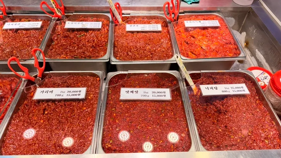 Visiting the Hwangbuja Jeotgal shop